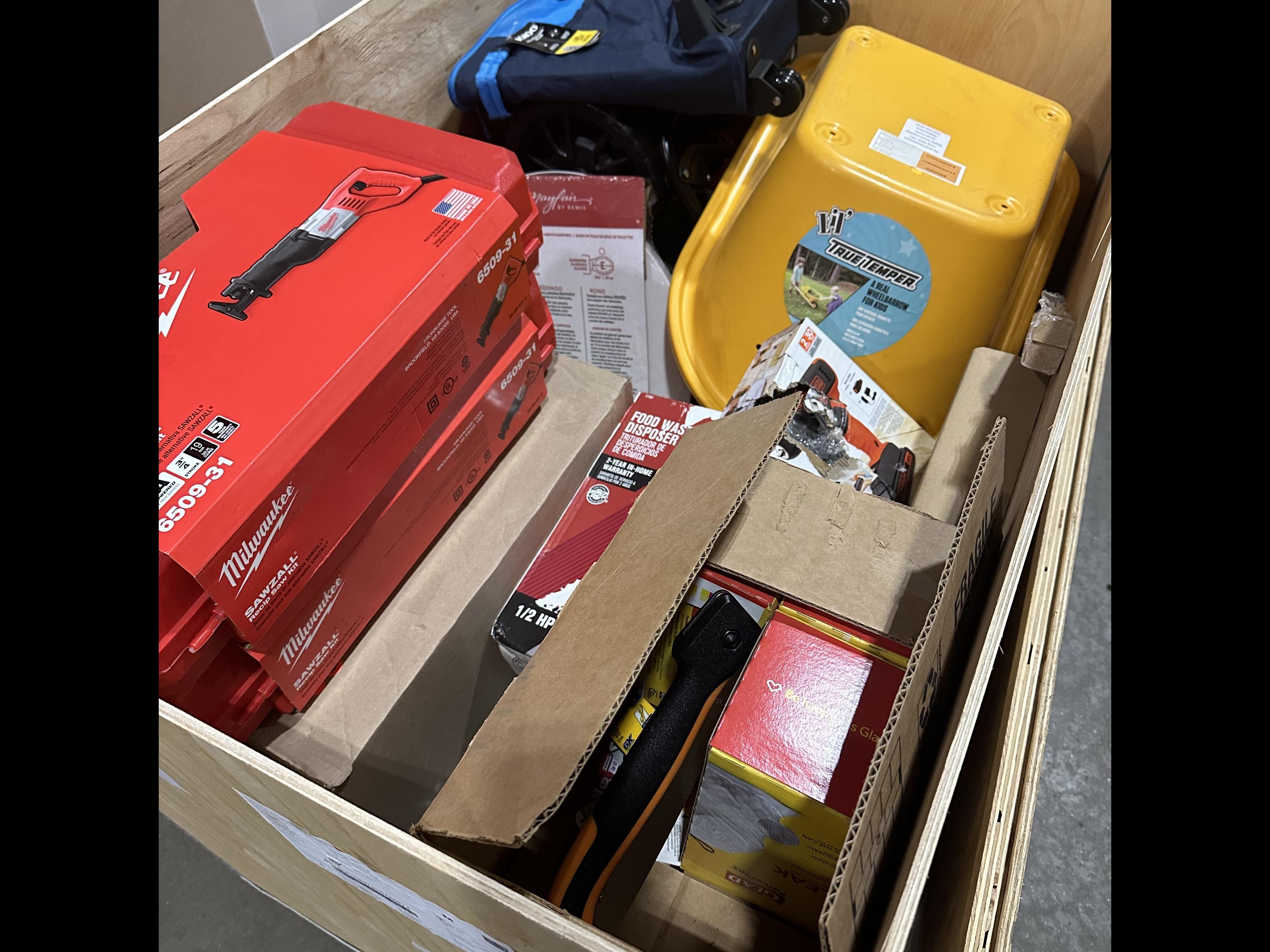 2 Pallets of UNMANIFESTED Mixed Merchandise, Like New Condition