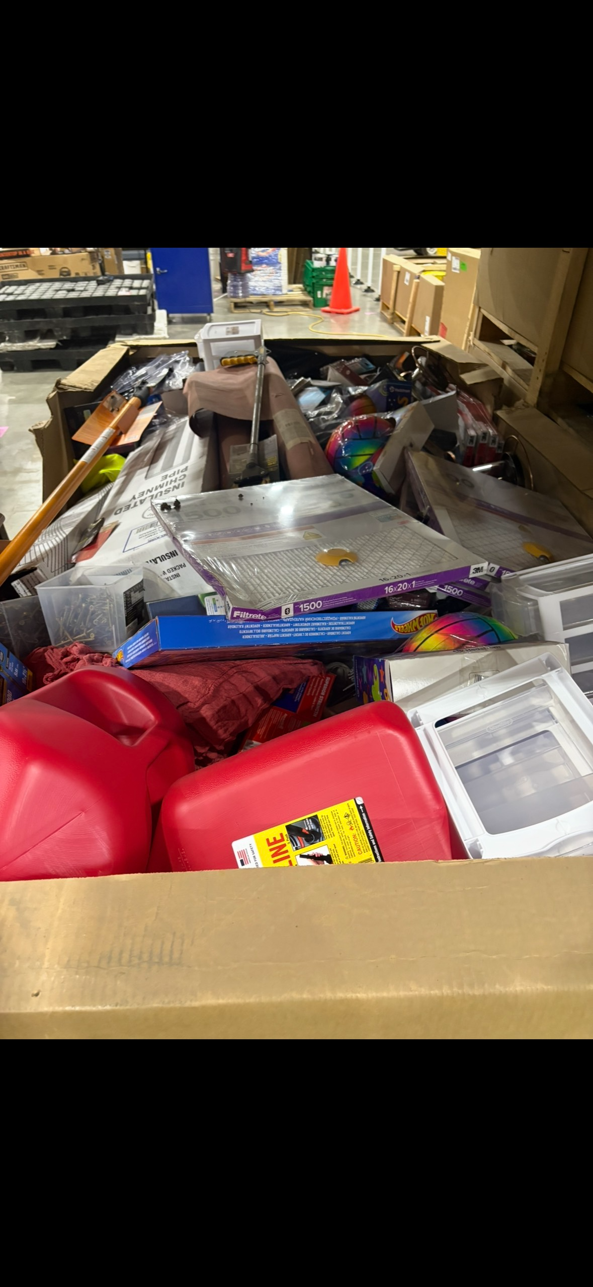 Truckload of UNMANIFESTED Mixed Merchandise, Moxee, WA