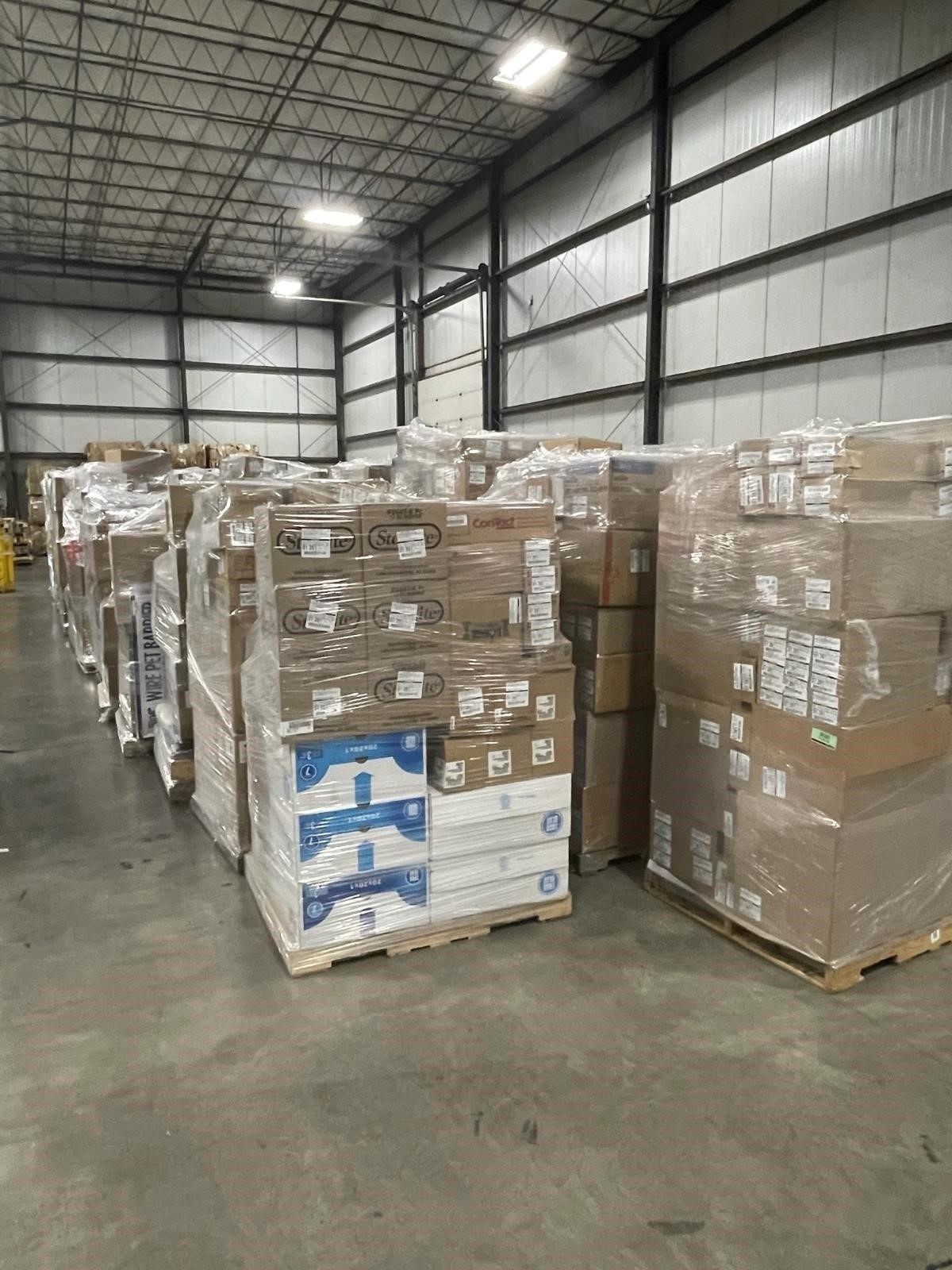 Truckload of Indoor, Pet Supplies & More by Jasco & More, 33,694 Units