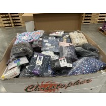 4 Pallets of Women's & Men's Apparel & More (VAR-6324030), Like New, 577 Units, Ext. Retail $21,851 CAD, Varennes, QC, Canada