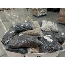 2 Pallets of Women's & Men's Apparel & More (VAR-6581804), Like New, 291 Units, Ext. Retail $11,844 CAD, Varennes, QC, Canada