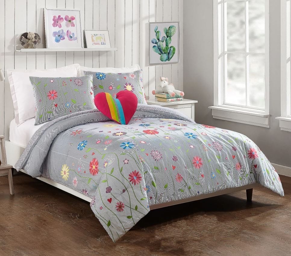 7 Pallets of Bedding, Home Furnishings & More, 350 Units, Shelf Pulls