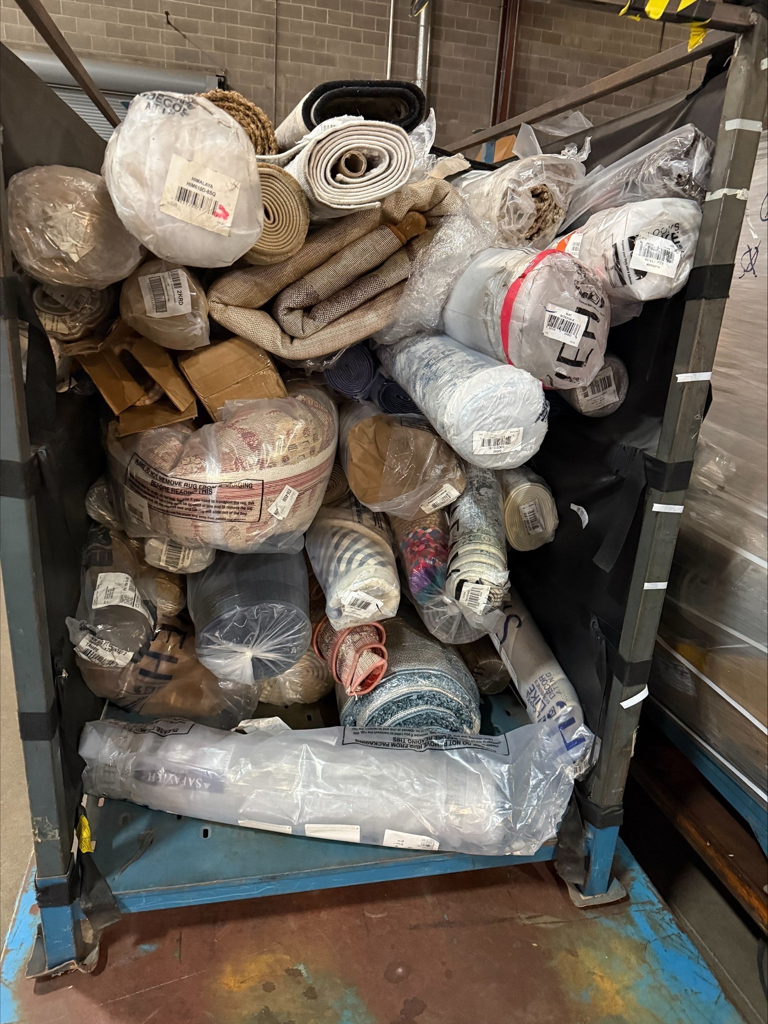 Truckload of Unmanifested Rugs, Window Coverings & Furniture, Columbus, OH