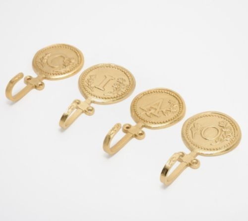 1 Pallet of Brass Wall Hooks by Home Reflections Ext. Retail $7,440, Bethlehem, PA