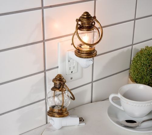 1 Pallet of Home Décor & More by Valerie Parr Hill & More Ext. Retail $2,668, Florence, SC