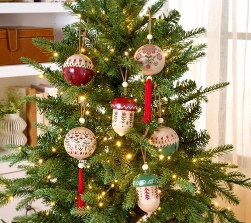 1 Pallet of Home Décor & More by Valerie Parr Hill & More Ext. Retail $4,680, Ontario, CA, USA