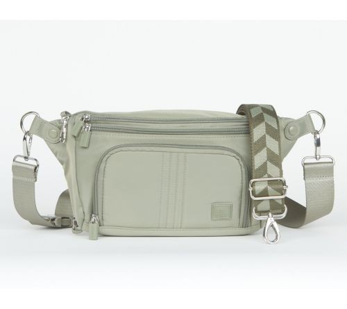 1 Pallet of Handbags by IHKWIP, American Leather Co. & More Ext. Retail $32,779, Ontario, CA, USA