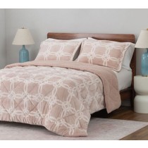 1 Pallet of Bedding, Beauty & More by Berkshire Blanket & More, 20 Units, Used - Fair Condition, Ext. Retail $2,537, Florence, SC