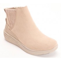 1 Pallet of Accessories by Skechers, Ryka & More, 142 Units, Used - Fair Condition, Ext. Retail $12,798, Ontario, CA, USA